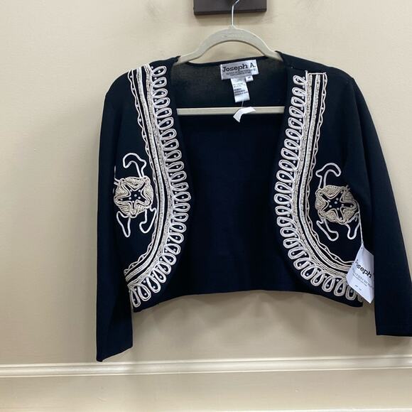 Joseph A NWT women’s size Medium cropped black and white beaded cardigan sweater - Picture 1 of 6